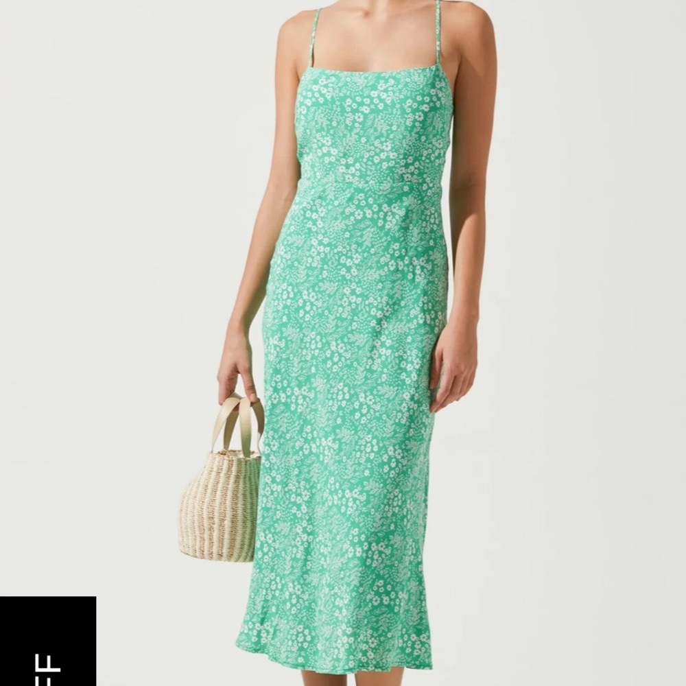 ASTR THE LABEL GABRIELLE FLORAL CUTOUT MIDI DRESS